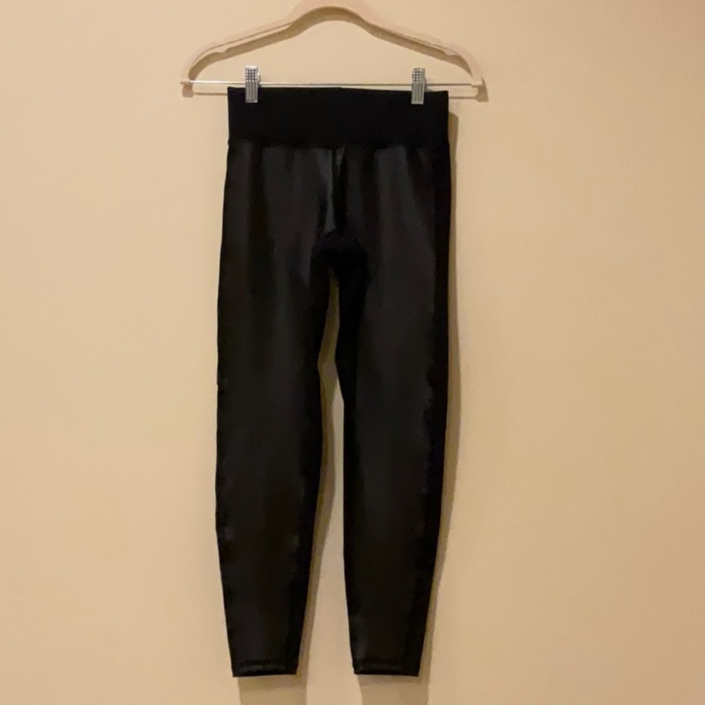 NWT- Terez Liquid Faux Leather Leggings - Picture 4 of 8
